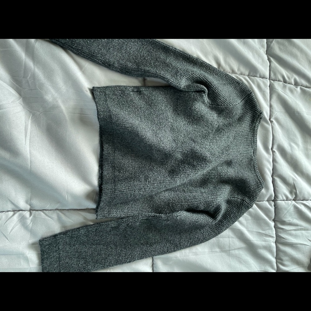 Cropped sweater - Picture 2 of 2